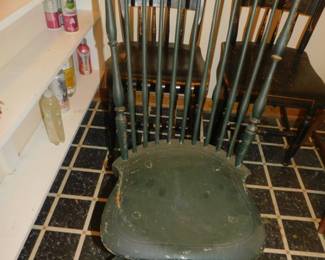 ANTIQUE WINDSOR BACK CHAIR