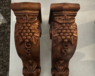 Comes with 10" x 42" glass shelf.