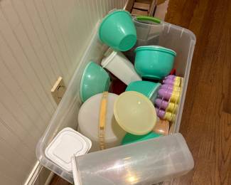 A wide selection of vintage tupperware.