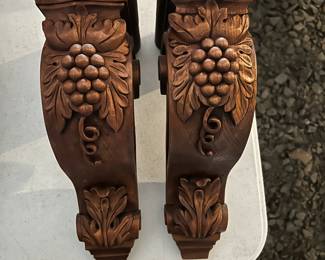 Comes with 10" x 42" glass shelf.