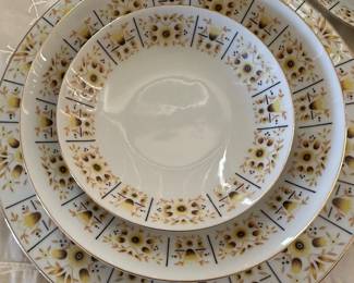 Noritake Dinnerware Meadow Rose