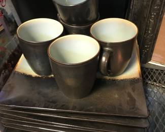 5 mugs that match plates