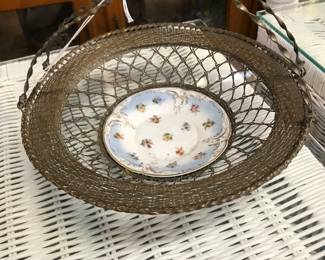 Metal Basket with China Center