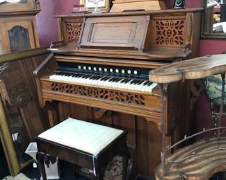 Chicago Kimball Pump Organ and it works! (tables on available)
