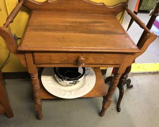 Oak Wash stand with side towel bars/