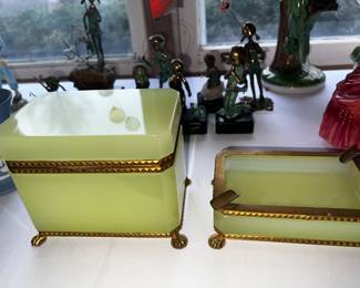 Cigarette box and ashtray 