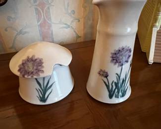 Unique MCM sugar/creamer