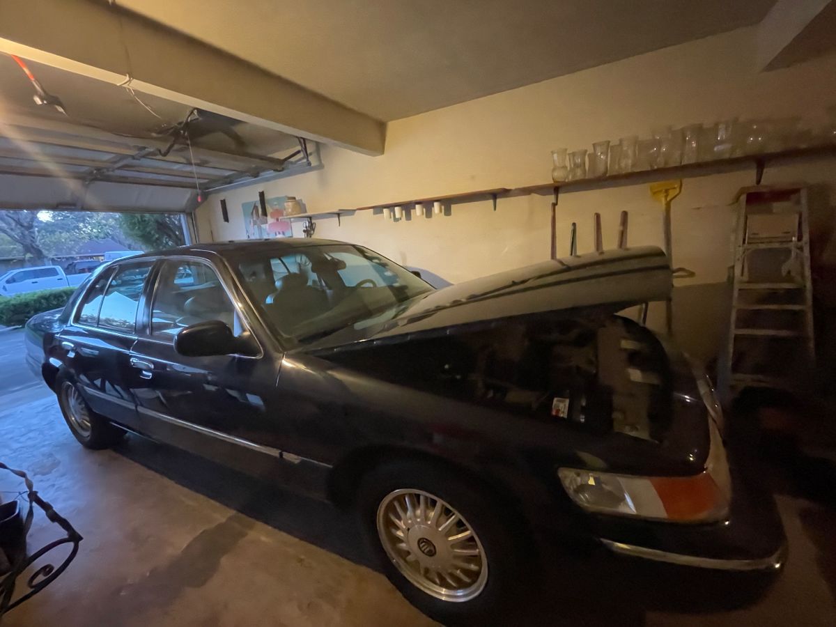 Retro 70s Vault Estate Sale in Windcrest, TX starts on 1/6/2024