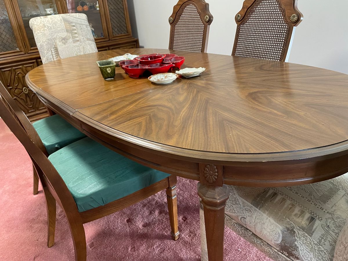 Retro 70s Vault Estate Sale in Windcrest, TX starts on 1/6/2024