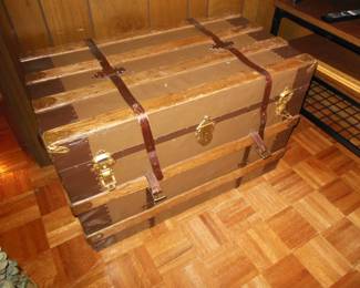 Super nice old trunk