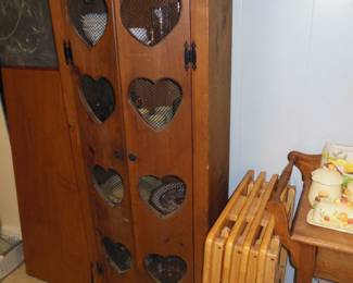 pine jelly cabinet