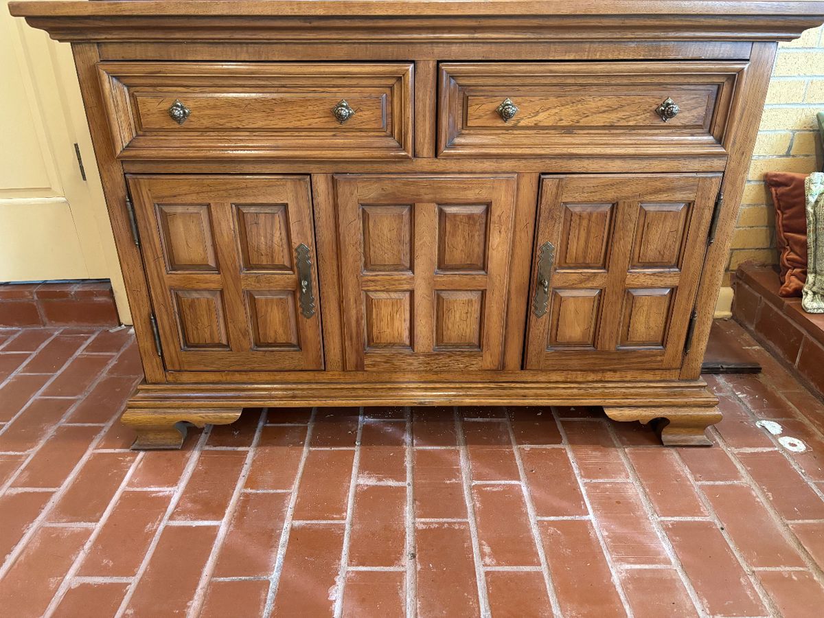 WhistleStop Estate Sales in Brookhaven, MS starts on 12/9/2023