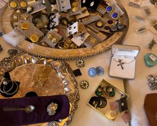 Mountains of gold clip ons - 