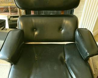 EAMES LEGENDARY CHAIR AND OTTOMAN