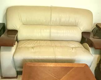 WOOD & LEATHER LOVE SEAT