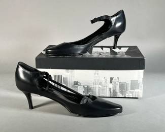 (NEW) DKNY BLACK LEATHER HEELS | Black Joanne heels in Metal Watercolor style. Size 9.

