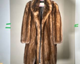 ELI GURLAND FUR COAT | Women's chestnut brown full fur coat, with silk lined interior and Eli Gurland & Sons label. -  l. 40.5 in (from shoulder)


