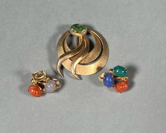(3PC) 12KGF JEWELRY | Including a pair of gold-filled scarab earrings (clip-on) and a green stone pin, both marked "12K GF"; together 7.9g

