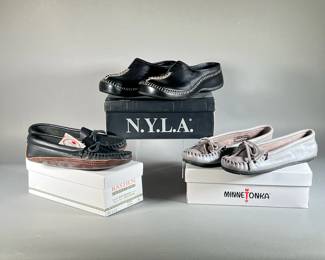 (3PC) (NEW) LOT OF MOCCASINS | Includes; Bastien Industries brown and black moccasins size 8; silver Minnetonka flats size 9; and N.Y.L.A. Dove-Clo black moccasins size 10.
