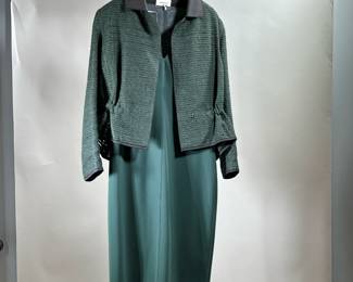 (2PC) AKRIS PUNTO DRESS & JACKET | Matching set, a green v-neck sleeveless dress (size 6) and a cropped jacket with cinched waist and black collar (size 6). - l. 38.75 in (dress shoulder to hem)

