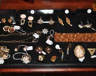 Great Selection of Vintage and Current Gold Tone Jewelry