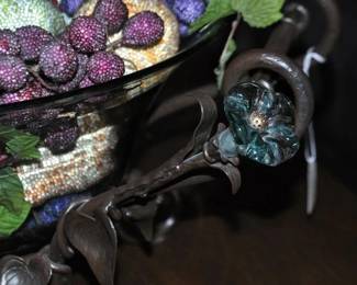 Up Close View of the Great Glass Flower Detail! 