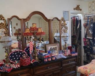 USA celebration, triple mirror triple chest