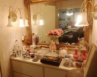 Beautiful dressing table objects