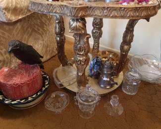 Great end table, Dan Henig raven ceramic sculpture