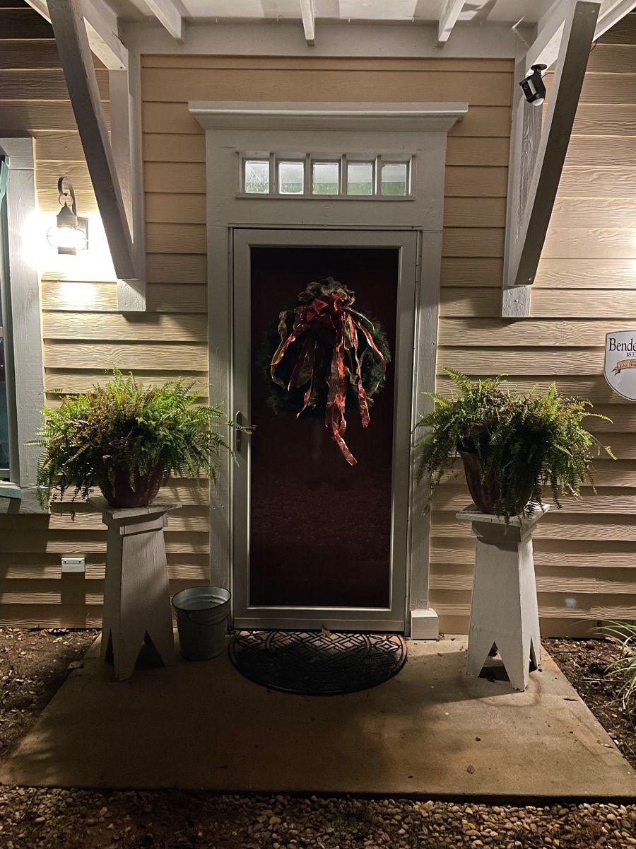 Welcome to “Christmas in the Country “ at historic Bender Hill