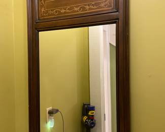 Mahogany Federal style mirror