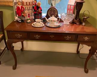 French walnut writing desk with leaded glass lamp