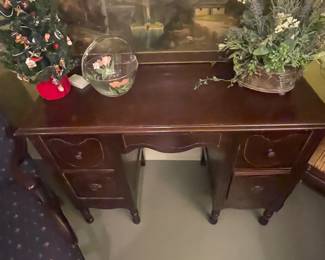 Small mahogany vanity