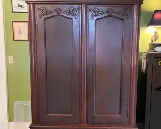 Wonderful large tiger oak armoire