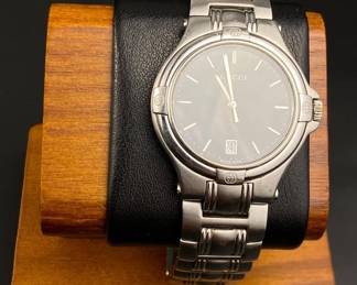 GUCCI SILVER BLACK DIAL DATE MEN'S VINTAGE Watch
