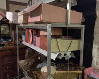 The grow light stays with the house (it houses many empty doll boxes)