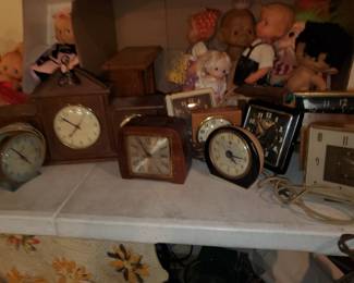 Numerous vintage clocks