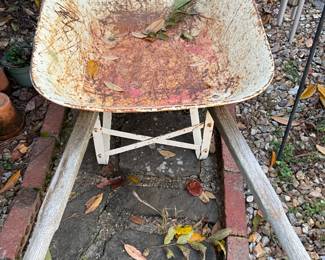 Wheel barrow