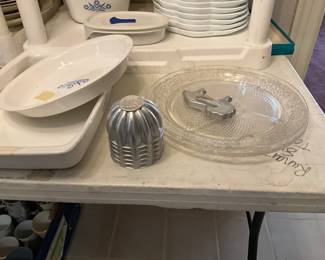 Corning ware & Pyrex in kitchen