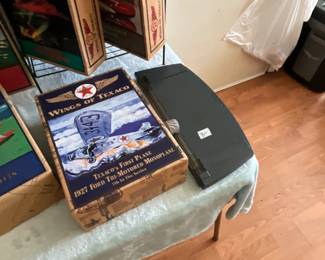 Boxed plane - wings of Texaco