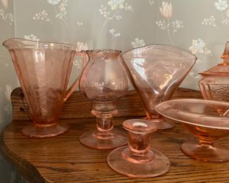 Dining room glass collection in pink
