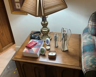 Two of these end tables /