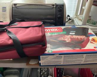 5 piece Pyrex set of portables