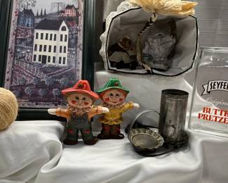 Seyfort Pretzel Jar Primitives