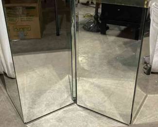 Mirrored Pedestals