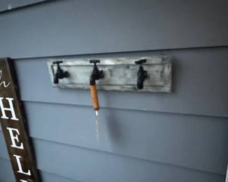 SPIGOT OUTDOOR DECOR