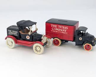 (X2) ERTL "THE TEXAS COMPANY" DIECAST CAR BANKS
MADE IN USA
(1) 1918 FORD MODEL ''T'' RUNABOUT, 6'' L
(1) 1925 BULLDOG 6.5'' L