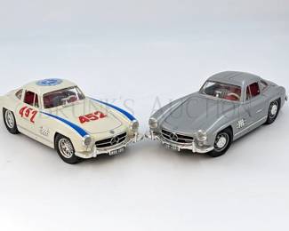 (X2) BBURAGO MERCEDES-BENZ DIECAST CARS
MADE IN ITALY
(2) 1954 MERCEDES 300 SL, 10'' L