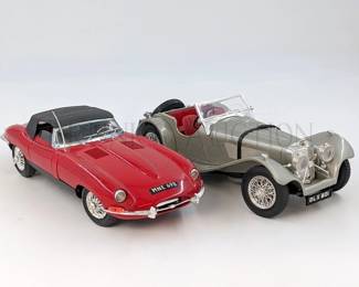 (X2) BBURAGO JAGUAR DIECAST CARS
MADE IN ITALY
(1) 1937 JAGUAR SS 100, 9.75'' L
(1) JAGUAR XKE, 11'' L
