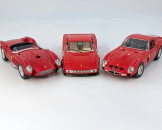 (X3) BBURAGO FERRARI DIECAST CARS
MADE IN ITALY
(1) 1962 FERRARI GTO, 10'' L
(1) 1957 250 TESTA ROSSA, 10'' L
(1) 1984 TESTAROSSA , 10'' L
